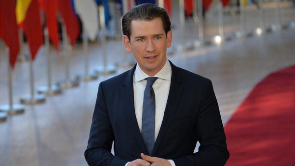 Канцлер Австрии Себастьян Курц на экстренном саммите ЕС по Brexit в Брюсселе - Sputnik Азербайджан