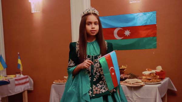 Азербайджанская модель Камилла Мамедзаде - Sputnik Азербайджан