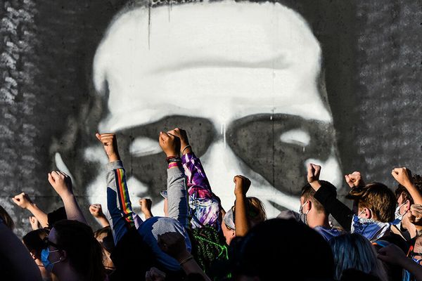 Работа индийского фотографа Чандан Ханны &quot;Раскол&quot; об акциях протеста в Миннеаполисе, США, весной и летом 2020 года - Sputnik Азербайджан