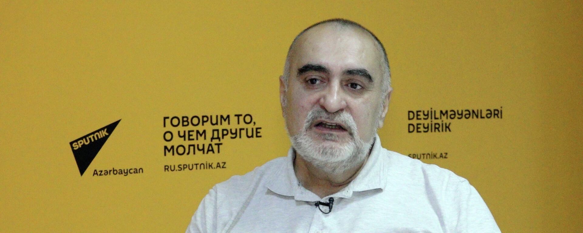 Бумага еще жива. Азербайджанцы стали больше читать - эксперт - Sputnik Азербайджан, 1920, 19.10.2021