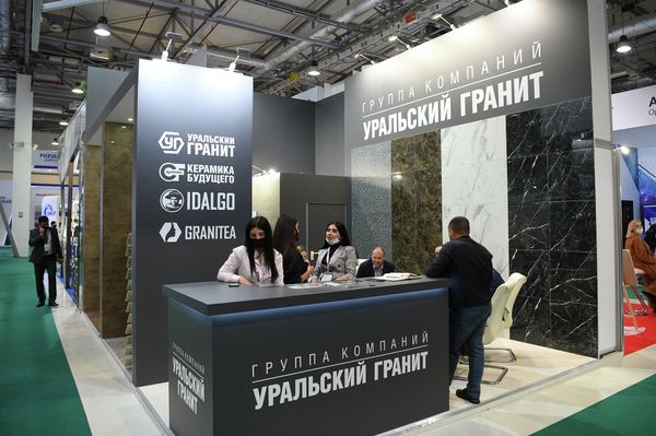 Стенд российской компании "Уральский гранит" на выставке "Восстановление, Реконструкция и Развитие Карабаха" (Rebuild Karabakh 2021). - Sputnik Азербайджан