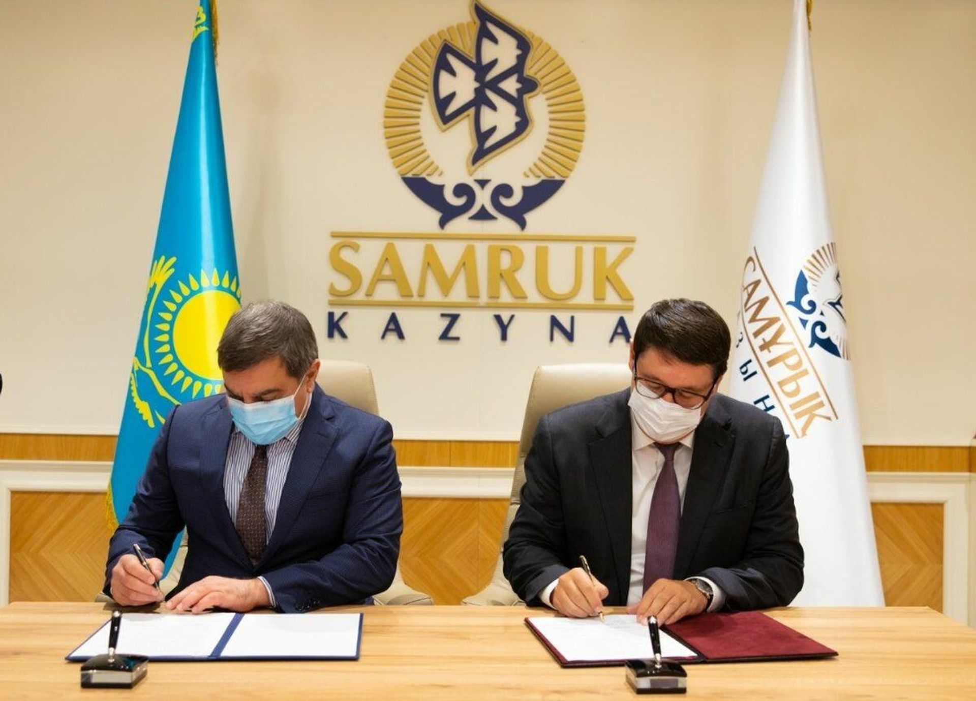 AİH ilə Qazaxıstanın “Samruk-Kazyna” Fondu arasında Əməkdaşlıq Memorandumu imzalanıb - Sputnik Азербайджан, 1920, 21.10.2021