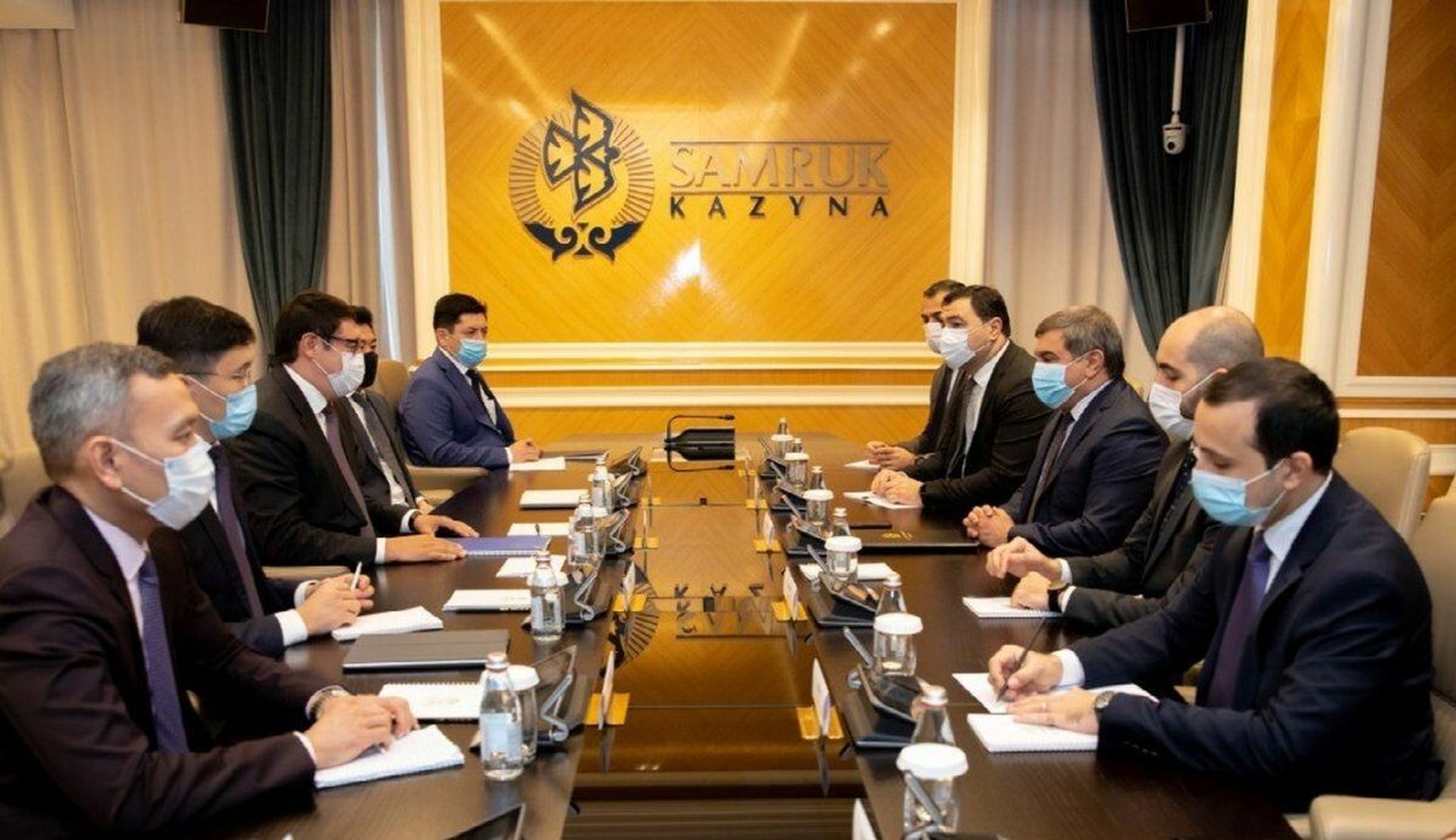 AİH ilə Qazaxıstanın “Samruk-Kazyna” Fondu arasında Əməkdaşlıq Memorandumu imzalanıb - Sputnik Азербайджан, 1920, 21.10.2021