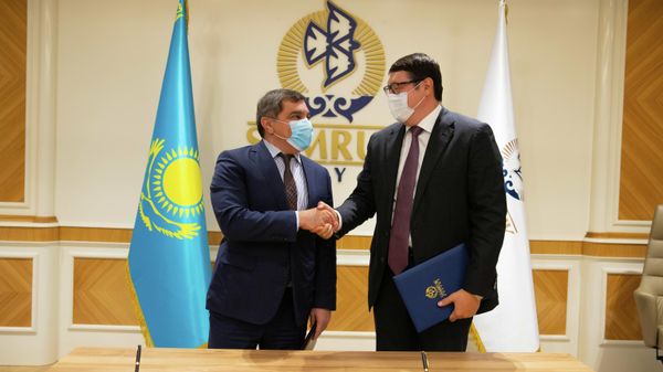 Встреча между представителяями Азербайджанского инвестиционного холдинга и фонда благосостояния Казахстана Самрук-Казына  - Sputnik Азербайджан
