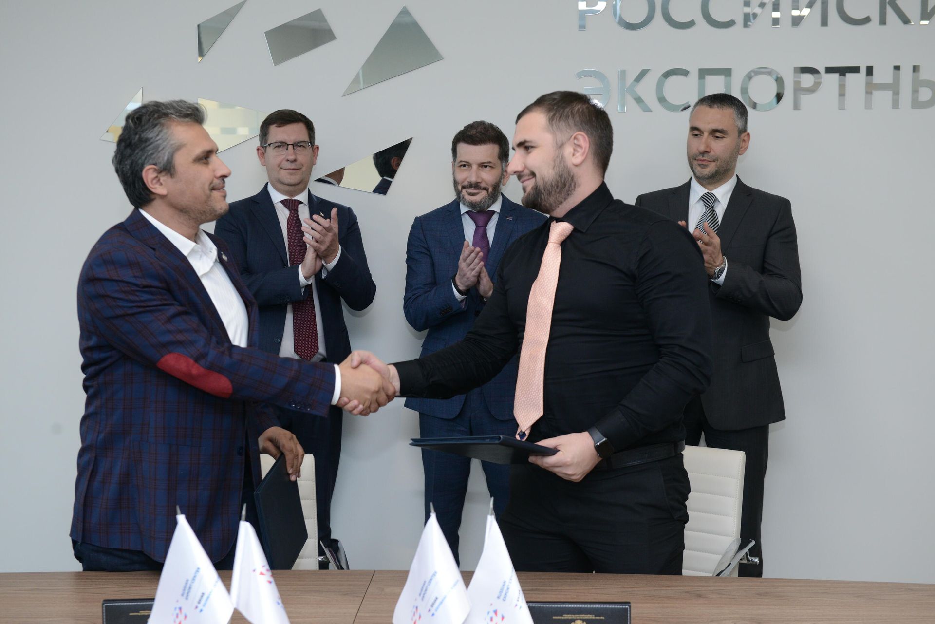 . Российская компания ООО Унисервис (Республика Дагестан) подписала соглашение по сотрудничеству и совместной деятельности с азербайджанской ООО AT&S - Sputnik Азербайджан, 1920, 21.10.2021