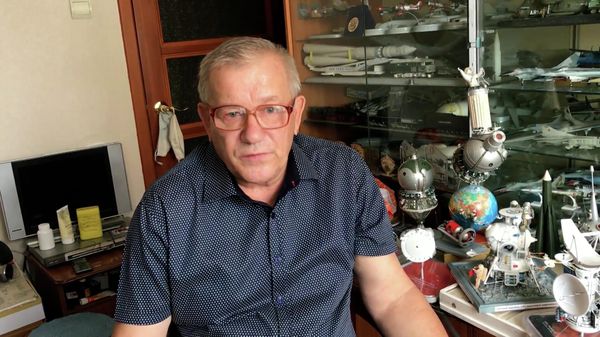 Пенсионер создает точные модели летательных аппаратов - Sputnik Азербайджан