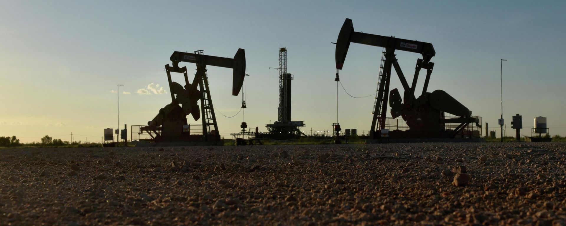 Нефтяная качалка, фото из архива - Sputnik Азербайджан, 1920, 26.10.2021