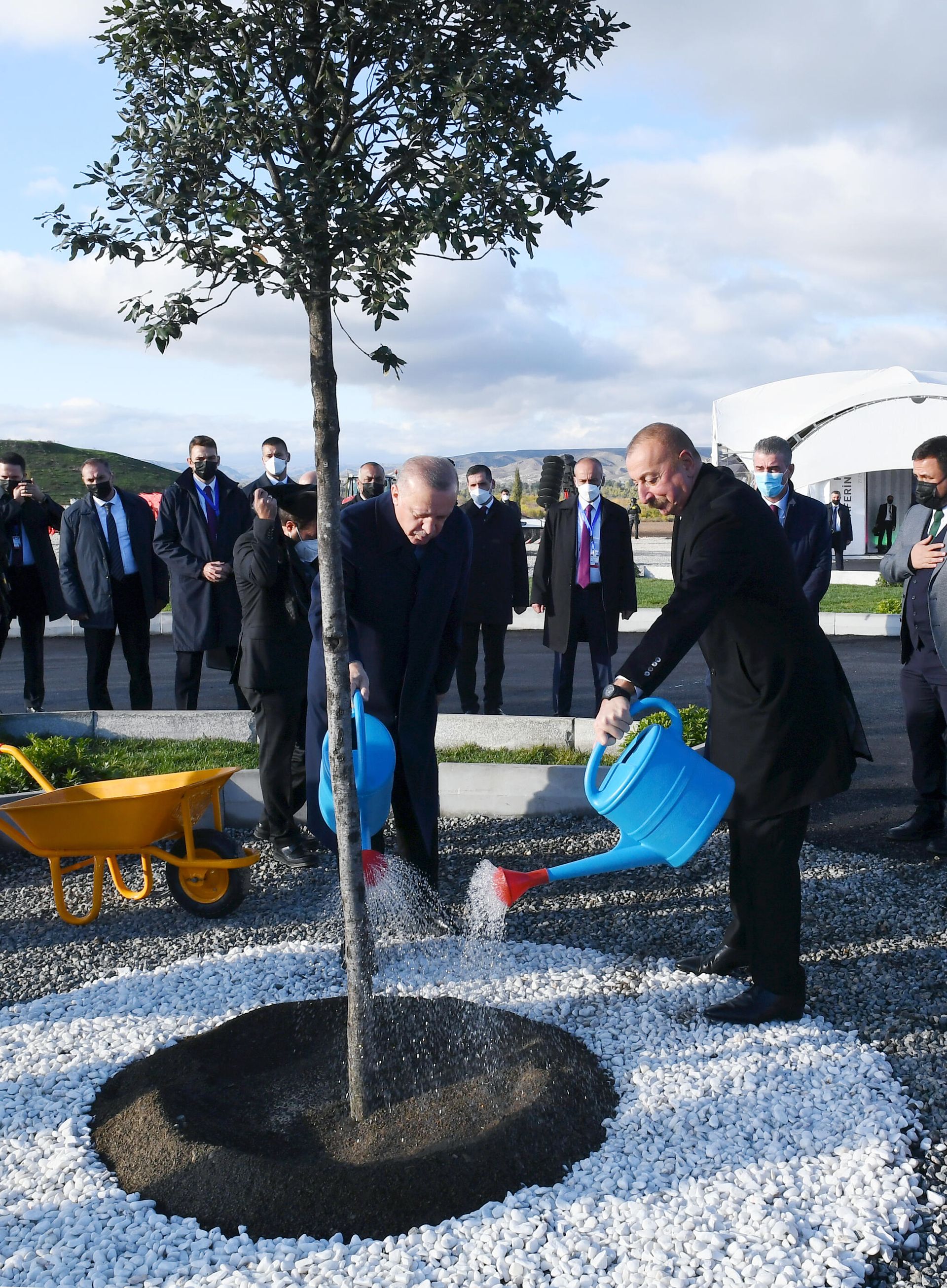 Azərbaycan Prezident İlham Əliyev və Türkiyə Prezidenti Rəcəb Tayyib Ərdoğan Zəngilanda “Dost Aqropark”ın təməlini qoyublar - Sputnik Азербайджан, 1920, 26.10.2021