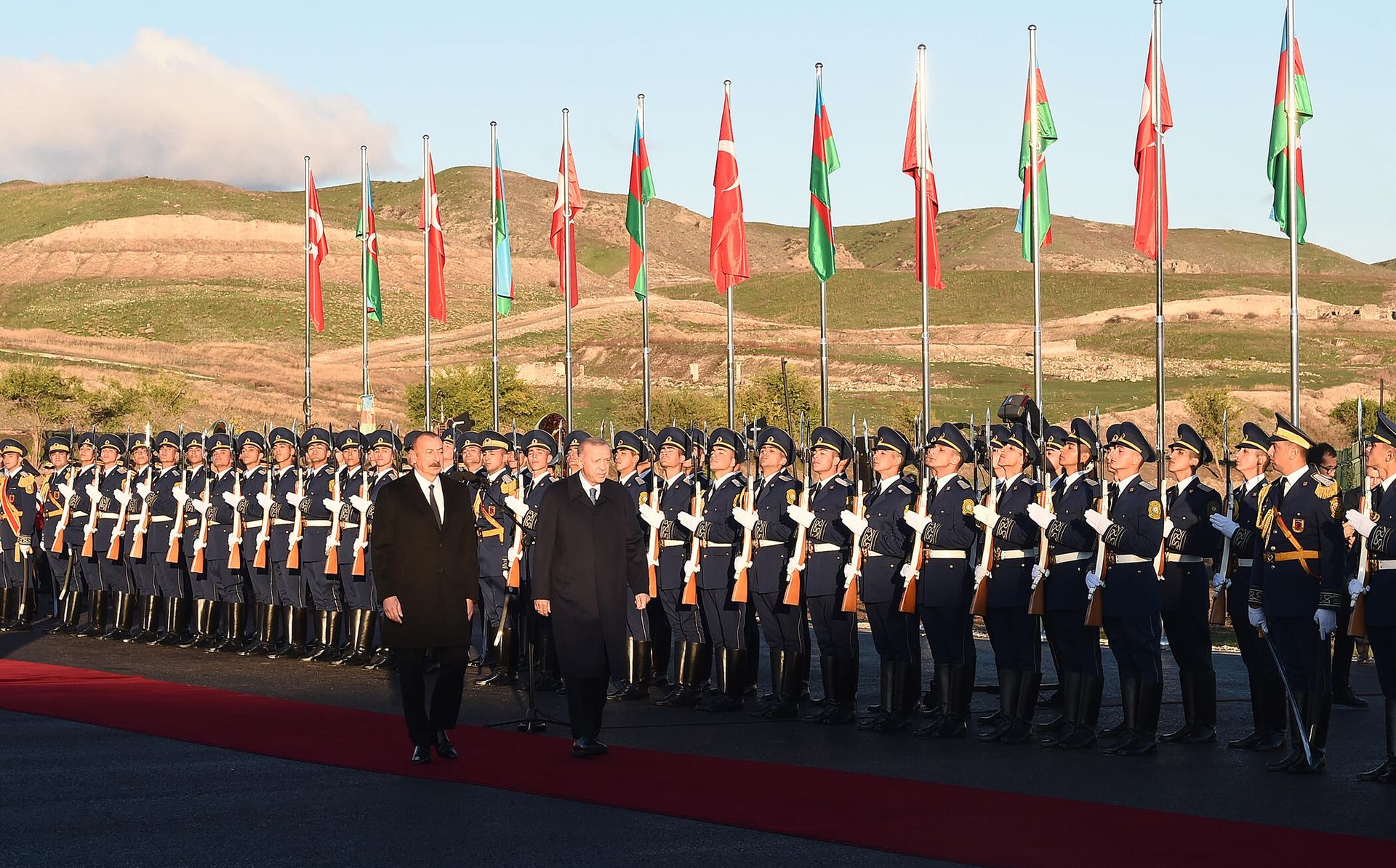 Türkiyə Prezidenti Rəcəb Tayyib Ərdoğanın Zəngilanın Ağalı kəndində rəsmi qarşılanma mərasimi
 - Sputnik Азербайджан, 1920, 26.10.2021