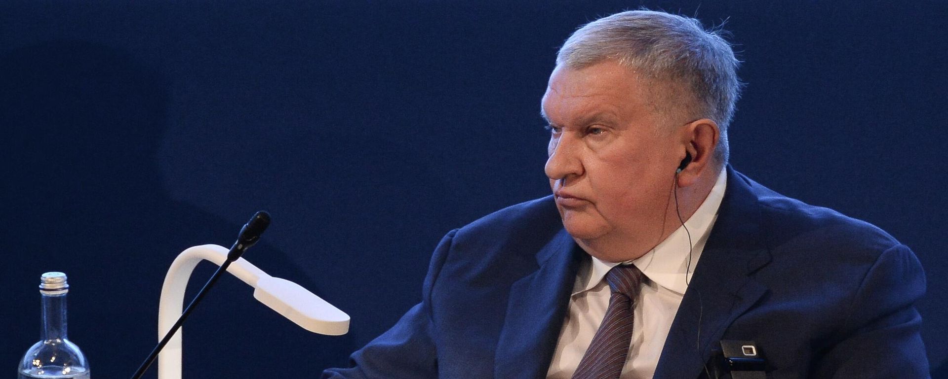 Директор, председатель правления, заместитель председателя совета директоров компании Роснефть Игорь Сечин - Sputnik Азербайджан, 1920, 28.10.2021
