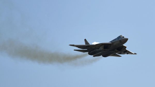 Многофункциональный истребитель пятого поколения Су-57  - Sputnik Азербайджан