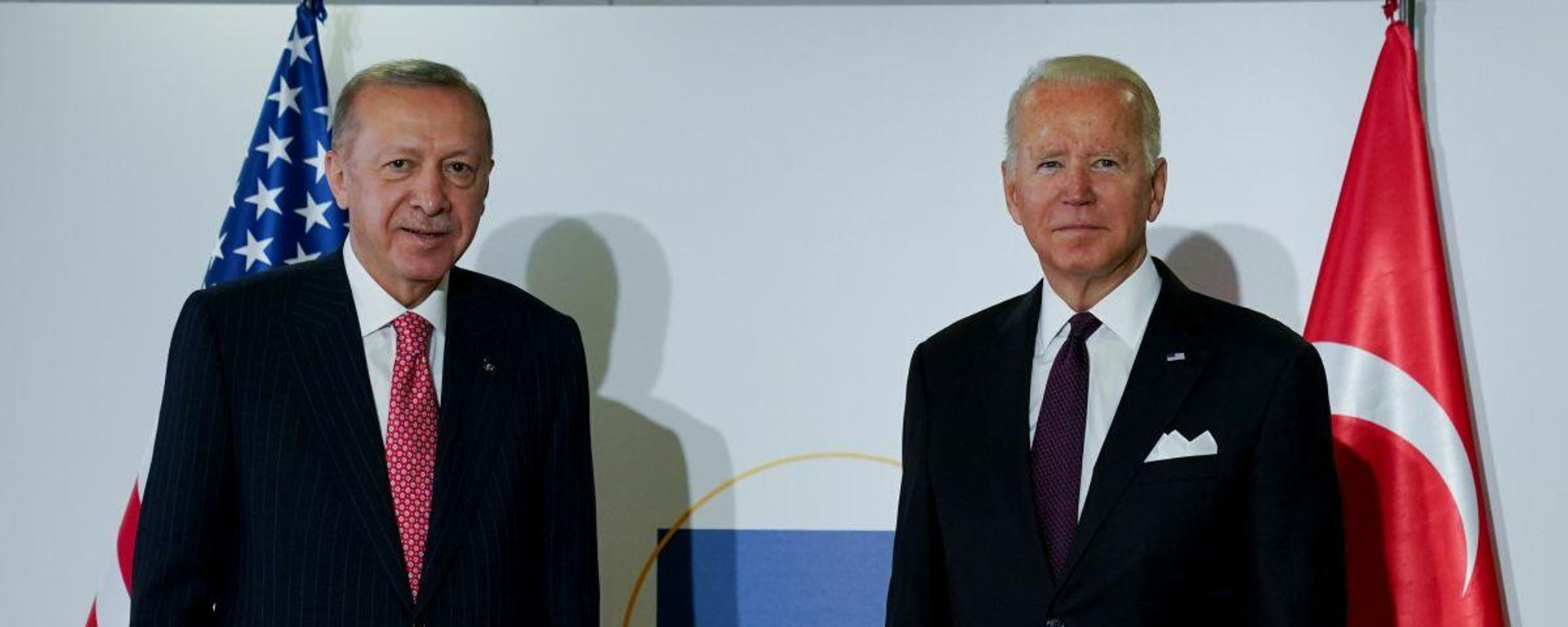 Türkiyə prezidenti Rəcəb Tayyib Ərdoğan amerikalı həmkarı Co Baydenlə görüşüb - Sputnik Азербайджан, 1920, 31.10.2021