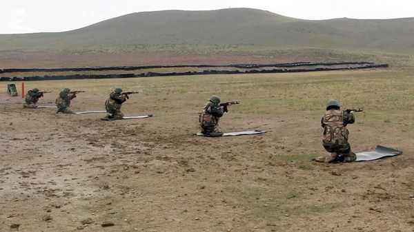  Азербайджанские резервисты выполнили практические стрельбы - Sputnik Азербайджан