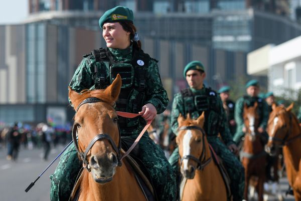 Шествие в честь Дня Победы - годовщины освобождения от армянской оккупации города Шуша в Баку - Sputnik Азербайджан