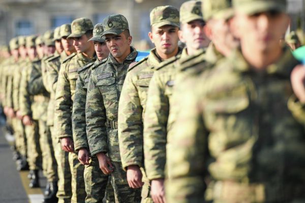 Шествие в честь Дня Победы - годовщины освобождения от армянской оккупации города Шуша в Баку - Sputnik Азербайджан
