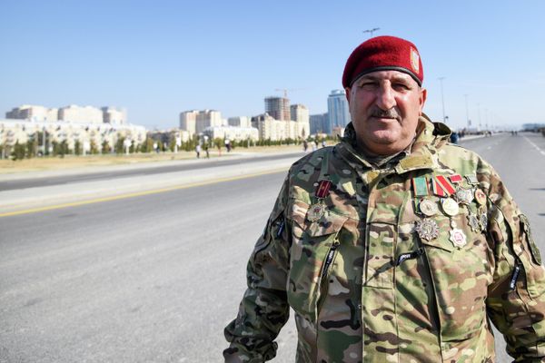 Шествие в честь Дня Победы - годовщины освобождения от армянской оккупации города Шуша в Баку - Sputnik Азербайджан