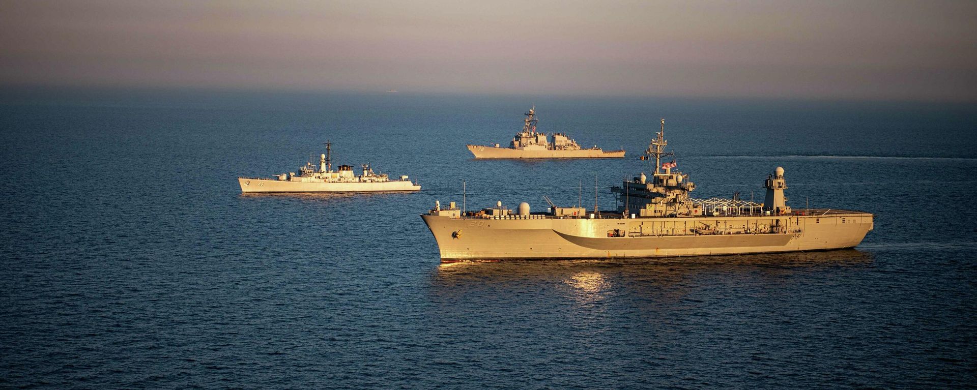 Эсминец ВМС США Портер движется в Черное море - Sputnik Азербайджан, 1920, 01.09.2026