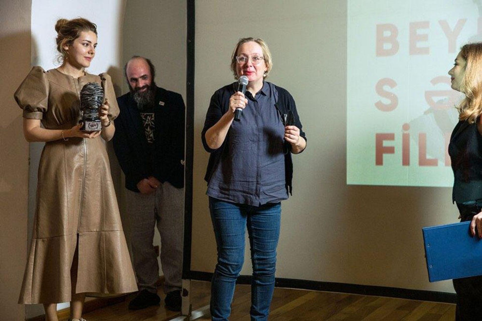 Церемония награждения победителей пятого международного фестиваля документального кино DokuBaku - Sputnik Азербайджан, 1920, 11.11.2021