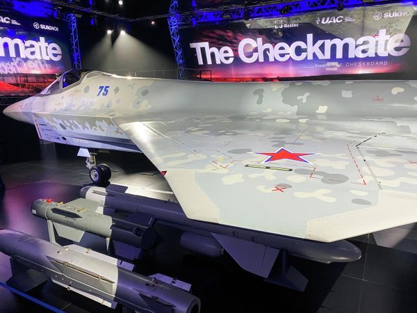 Легкий тактический однодвигательный истребитель пятого поколения Checkmate будет обладать малой заметностью и высокими летно-тактическими характеристиками при низкой стоимости летного часа. - Sputnik Азербайджан