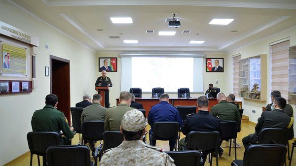 Акредитованные в Азербайджане военные атташе зарубежных стран и представители международных организаций  - Sputnik Азербайджан