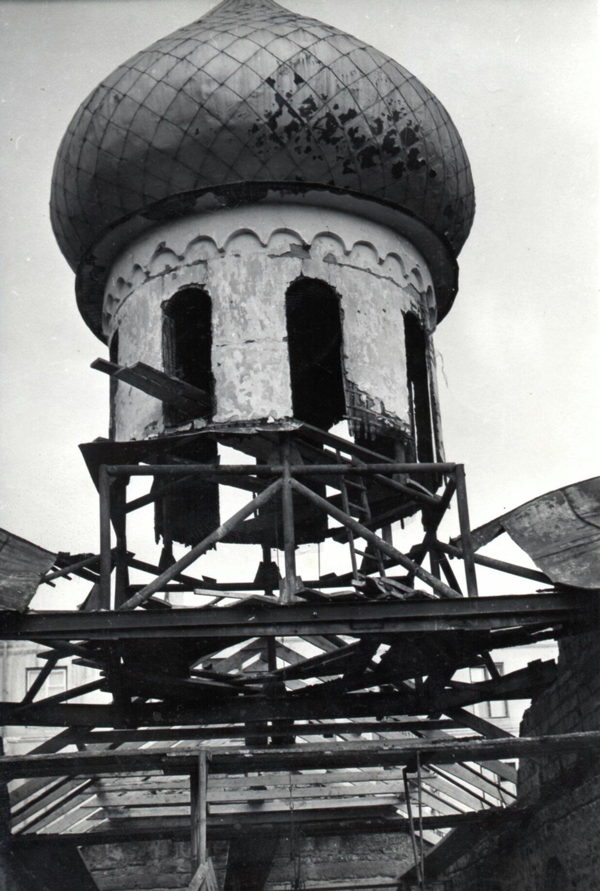 Храм Архангела Михаила в Баку после пожара - Sputnik Азербайджан, 1920, 19.11.2021