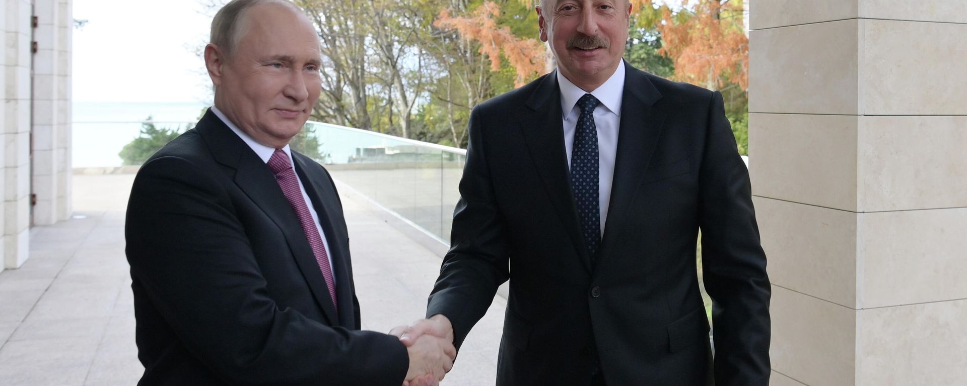 Президент России Владимир Путин и президент Азербайджана Ильхам Алиев, фото из архива - Sputnik Азербайджан, 1920, 04.04.2022
