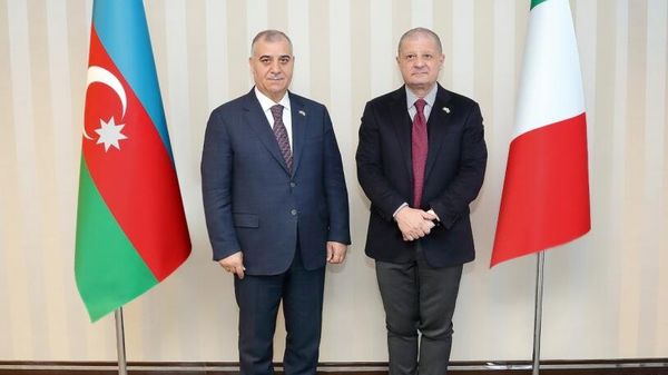 Начальник Службы государственной безопасности (СГБ) Азербайджанской Республики, генерал-полковник Али Нагиев встретился с находящейся с визитом в нашей стране делегацией во главе с главнокомандующим Финансовой гвардии Итальянской Республики Джузеппе Зафараной - Sputnik Азербайджан