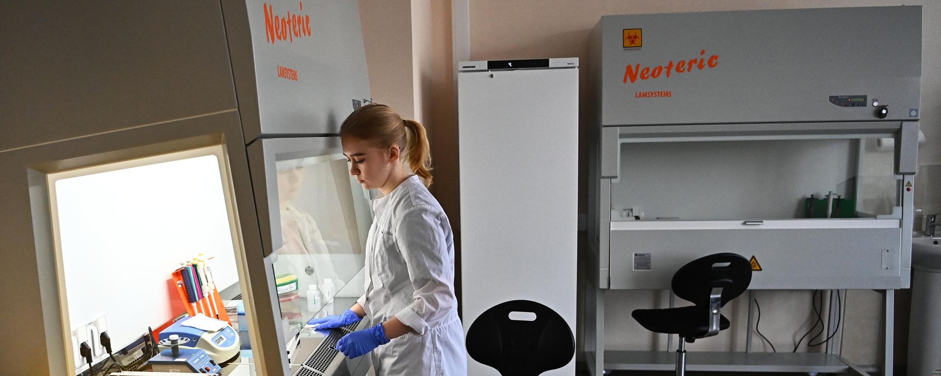 В России разработан первый тест на выявление британского штамма COVID-19 - Sputnik Азербайджан, 1920, 27.03.2025