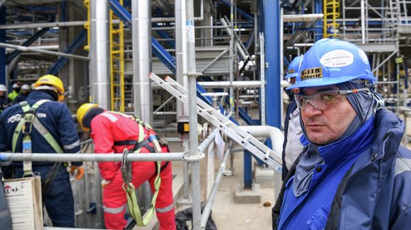 Бакинский нефтеперерабатывающий завод имени Гейдара Алиева - Sputnik Азербайджан