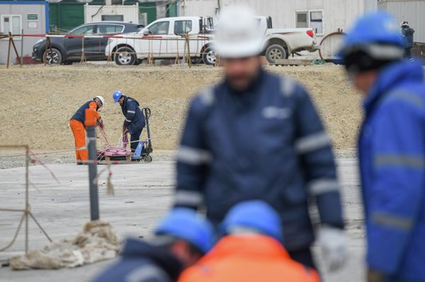 Планируется, что с декабря 2021 года будет введена в эксплуатацию новая 116-сантиметровая факельная установка. - Sputnik Азербайджан