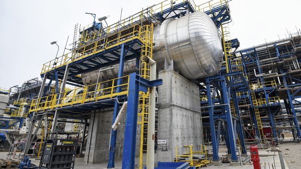 Бакинский нефтеперерабатывающий завод имени Гейдара Алиева - Sputnik Азербайджан