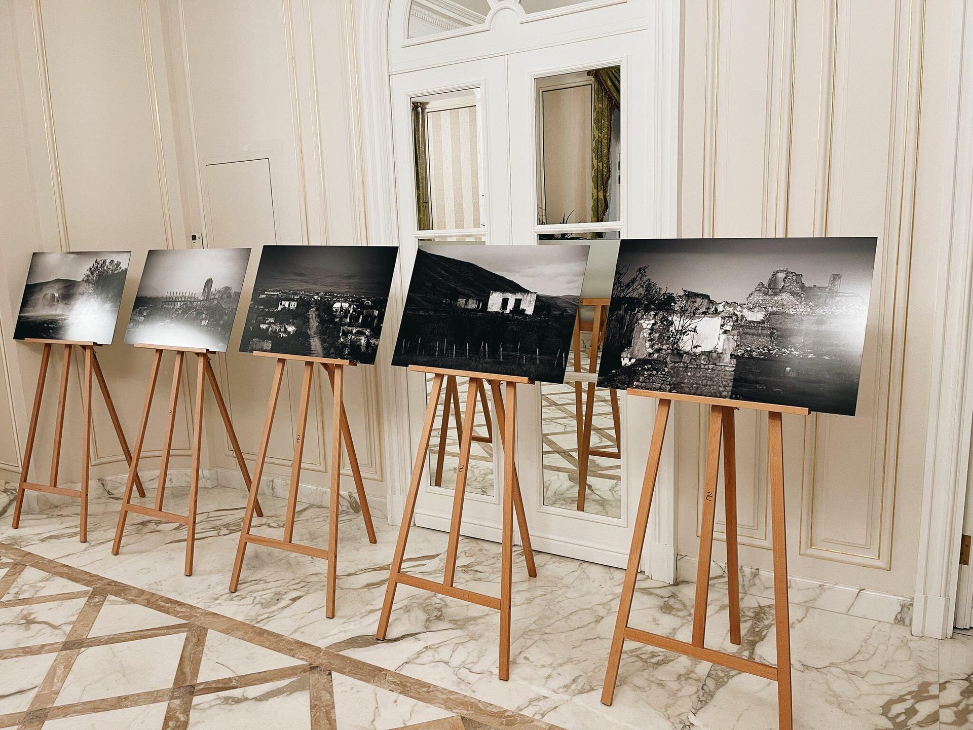 Азербайджанский фотограф Майя Багирова впервые представила во Франции фотографии, сделанные на освобожденных территориях - Sputnik Азербайджан, 1920, 29.11.2021