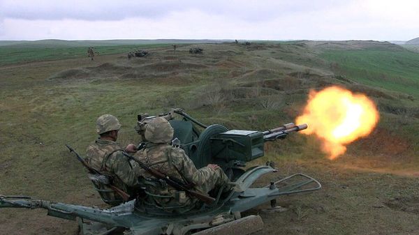Подразделения Противовоздушной обороны Азербайджана провели боевые стрельбы - Sputnik Азербайджан
