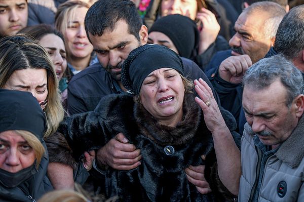 Qaraheybətdə şəhid olanların dəfn mərasimi - Sputnik Азербайджан