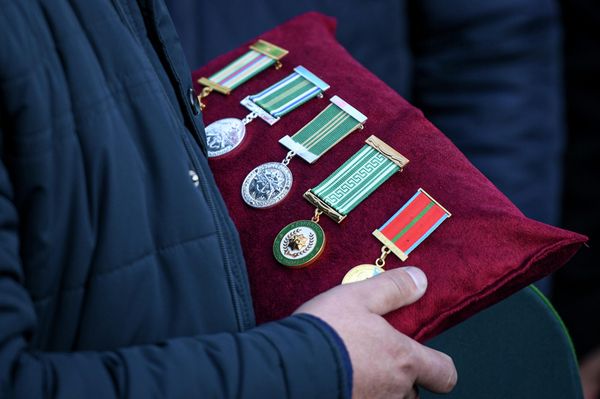 Церемония прощания с военнослужащими, погибшими в результате крушения вертолета. - Sputnik Азербайджан