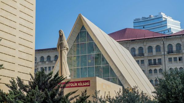 Реставрационные работы в католической церкви Пресвятой Девы Марии в Баку - Sputnik Азербайджан