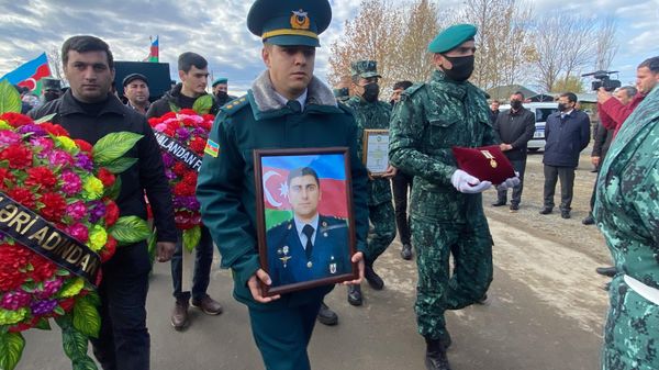 Похороны Фарида Нагиева - Sputnik Азербайджан