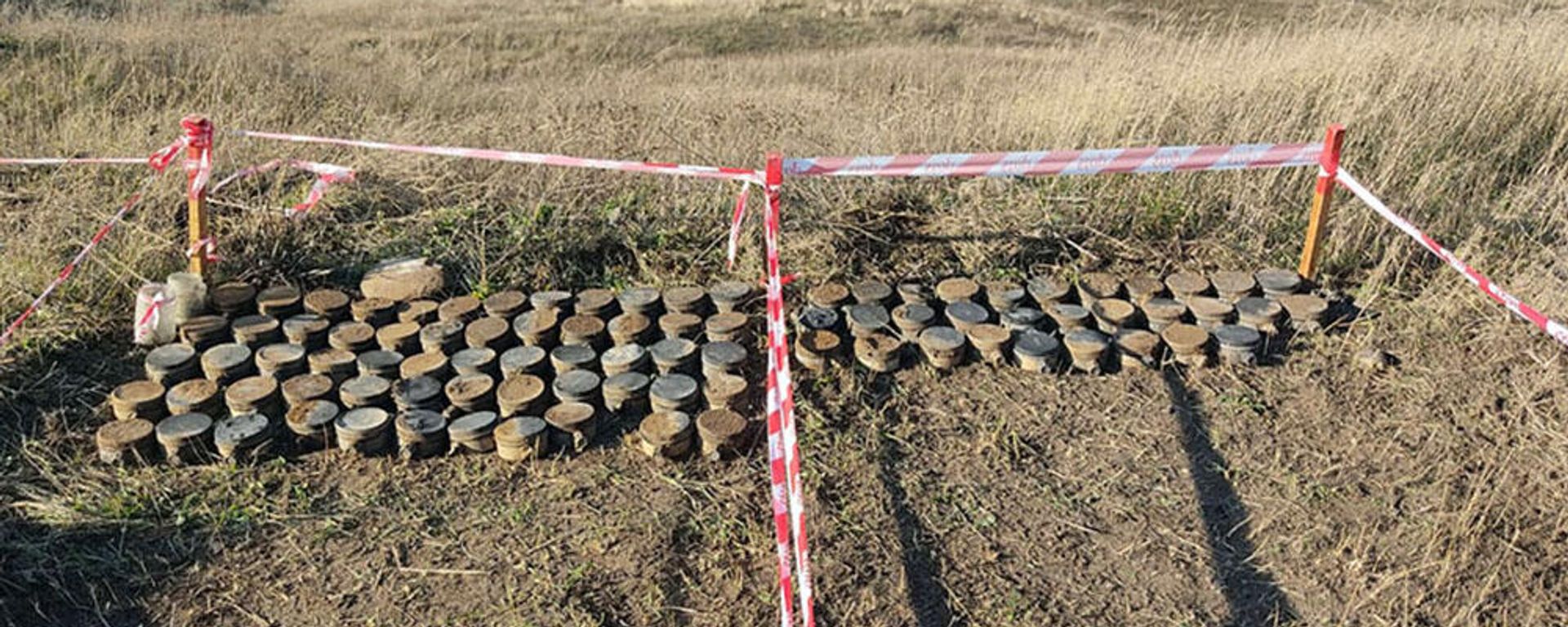 Азербайджанские и турецкие саперы продолжают очищать Карабах от мин - Sputnik Азербайджан, 1920, 02.12.2021