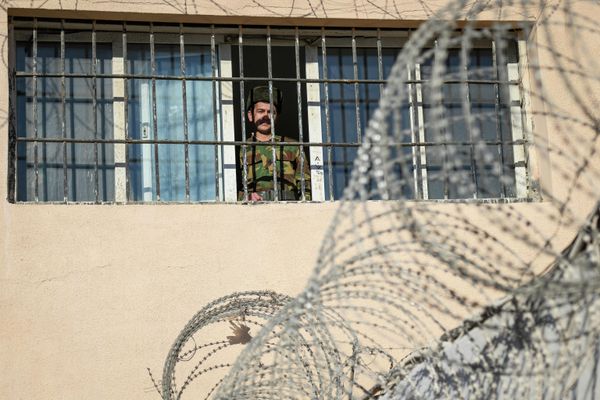Известно, что амнистия не распространяется на лиц, признанных виновными в совершении преступлений против мира и человечности, военных преступлений, в том числе преступлений, совершенных 19 и 20 января 1990 года в Баку, во время Ходжалинского геноцида и при оккупации земель Азербайджанской Республики вооруженными силами Армении. - Sputnik Азербайджан