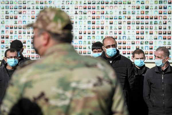 Учреждениям по отбыванию наказания, органам дознания или предварительного следствия предписано обеспечить применение акта об амнистии в течение четырех месяцев со дня вступления документа в силу. - Sputnik Азербайджан