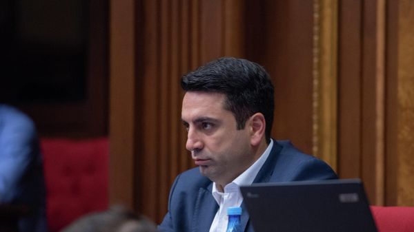 Alen Simonyan - Sputnik Азербайджан