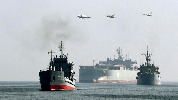 Иранские военные корабли во время учений, фото из архива - Sputnik Азербайджан