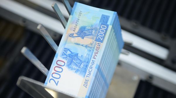 Денежные купюры номиналом 2000 рублей, фото из архива - Sputnik Азербайджан