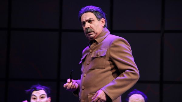 Премьера спектакля Сталин российского режиссёра Кирилла Заборихина на сцене Азербайджанского государственного академического русского драматического театра  - Sputnik Азербайджан