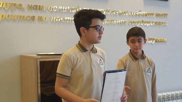 Азербайджанские и иностранные школьники и студенты проверили свои знания о творчестве русского писателя, этнографа Владимира Даля на конкурсе творческих проектов - Sputnik Азербайджан