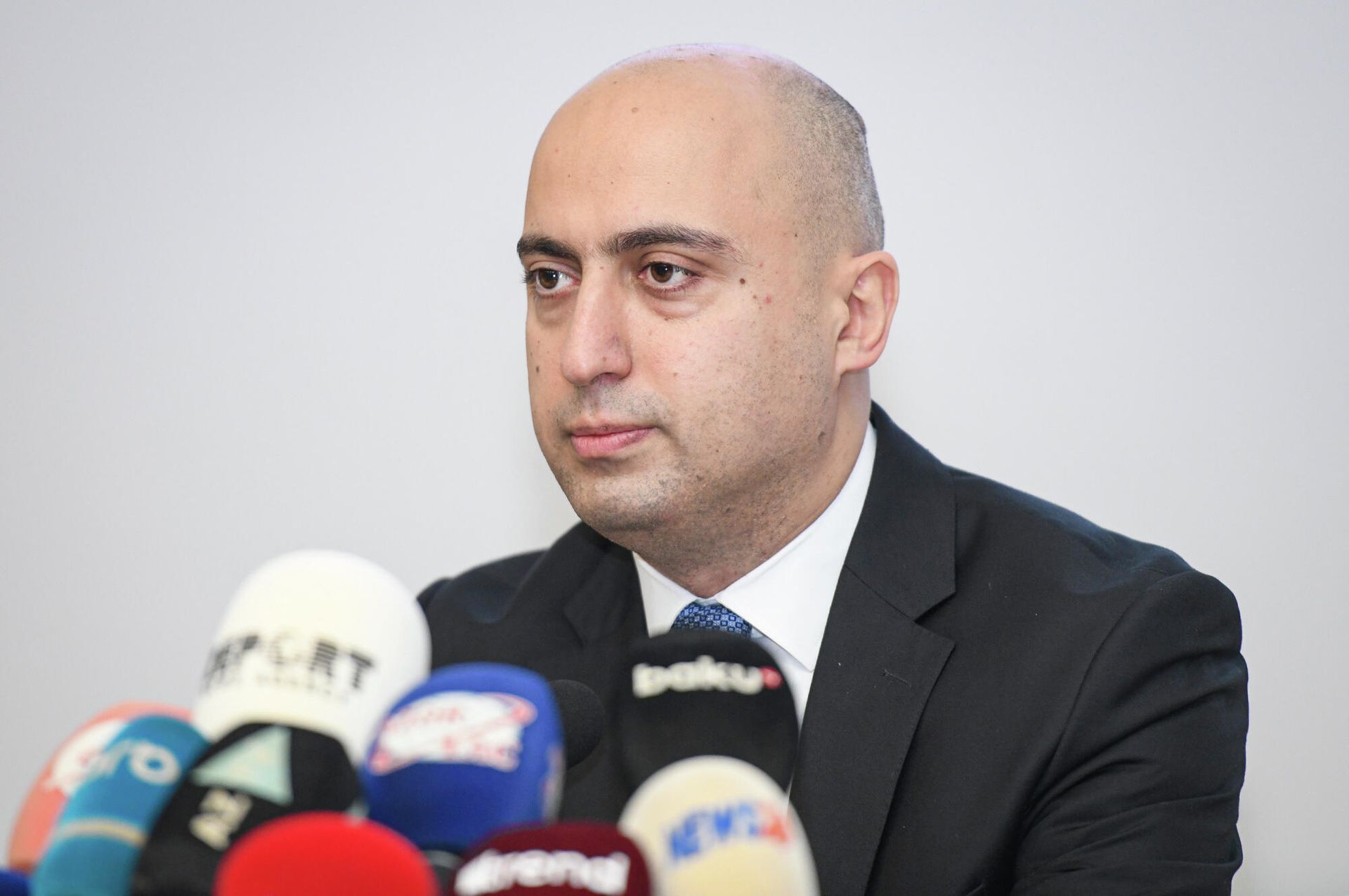 Təhsil naziri Emin Əmrullayev - Sputnik Азербайджан, 1920, 25.06.2024