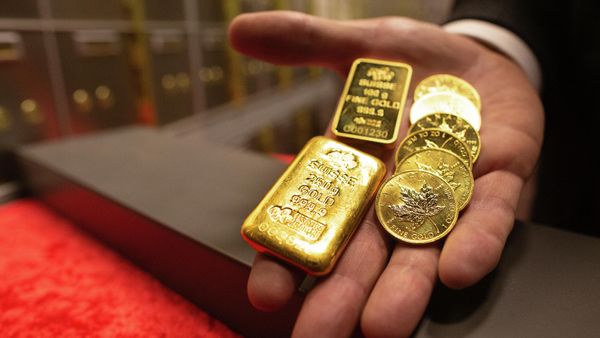 Золотые слитки, фото из архива - Sputnik Азербайджан