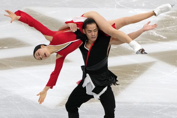 Японские фигуристы Kana Muramoto и Daisuke Takahash на чемпионате Японии по фигурному катанию в Сайтаме. - Sputnik Азербайджан