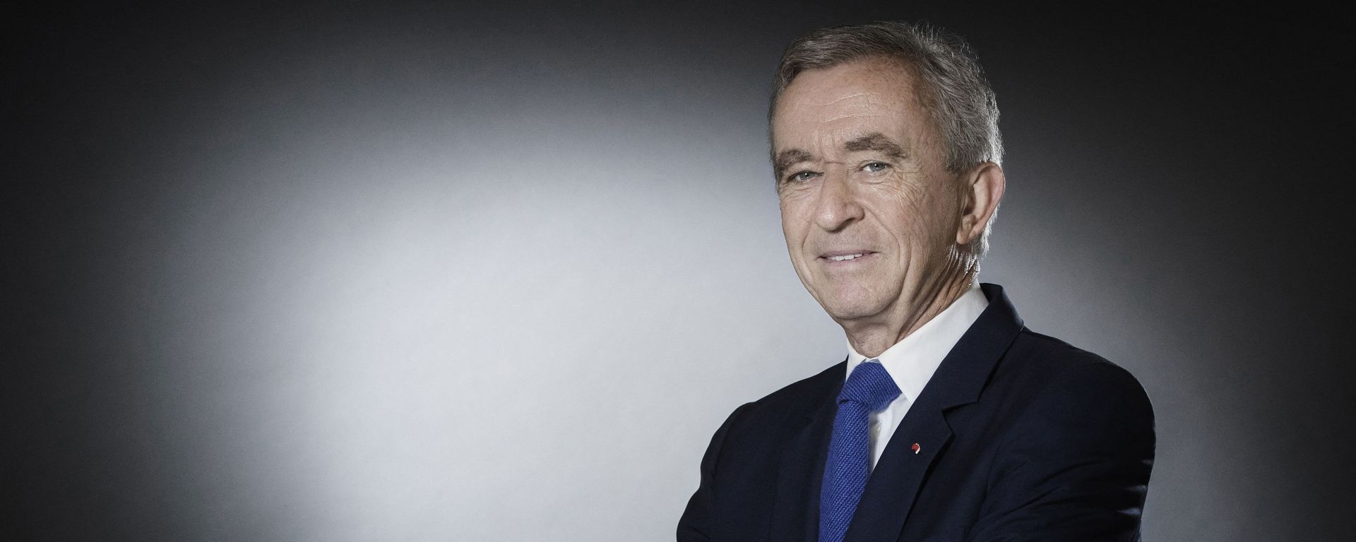 Французский бизнесмен-миллиардер, президент и CEO группы компаний Louis Vuitton Moët Hennessy Бернар Арно - Sputnik Азербайджан, 1920, 06.04.2023
