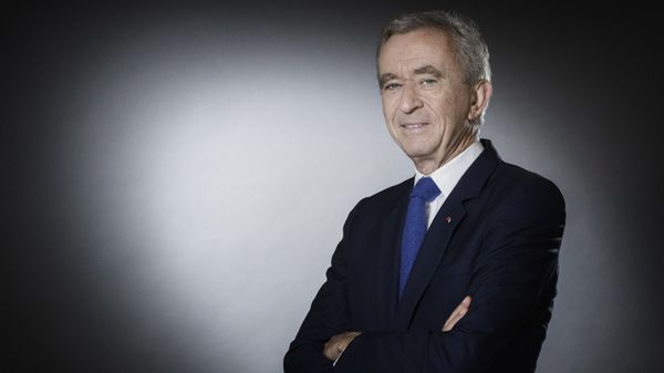 Французский бизнесмен-миллиардер, президент и CEO группы компаний Louis Vuitton Moët Hennessy Бернар Арно - Sputnik Азербайджан